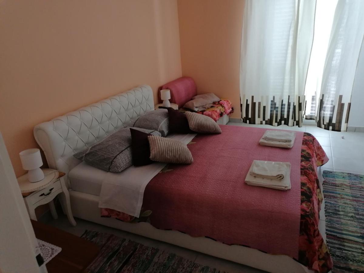 Apartmani Rija 3 Pag Town Exterior photo