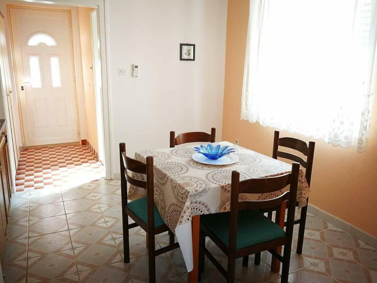 Apartmani Rija 3 Pag Town Exterior photo